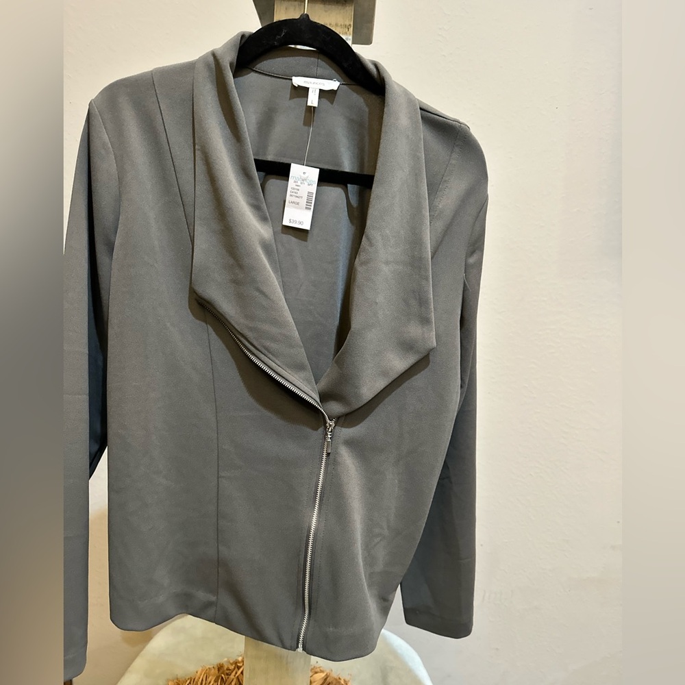 NWT MAURICES CASUAL BLAZER
*MAKE ME AN OFFER*